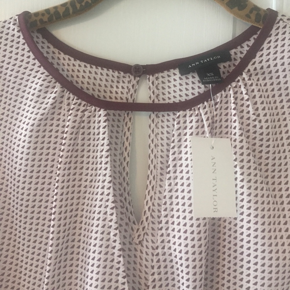 Ann Taylor Sleeveless Blouse! NWT🛍 - Picture 2 of 6